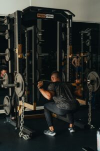 Hamstring və glutes dominant ayaq məşqi